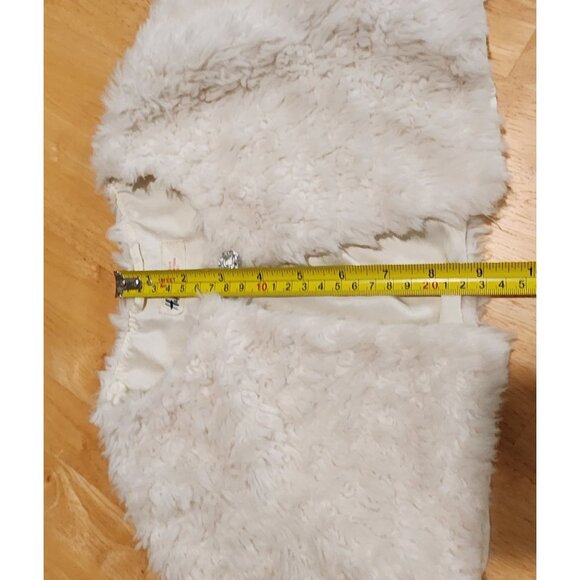 H&M Girls White Faux Fur Bolero Jacket With Sequin Button (US 6-7Y) - Picture 6 of 7
